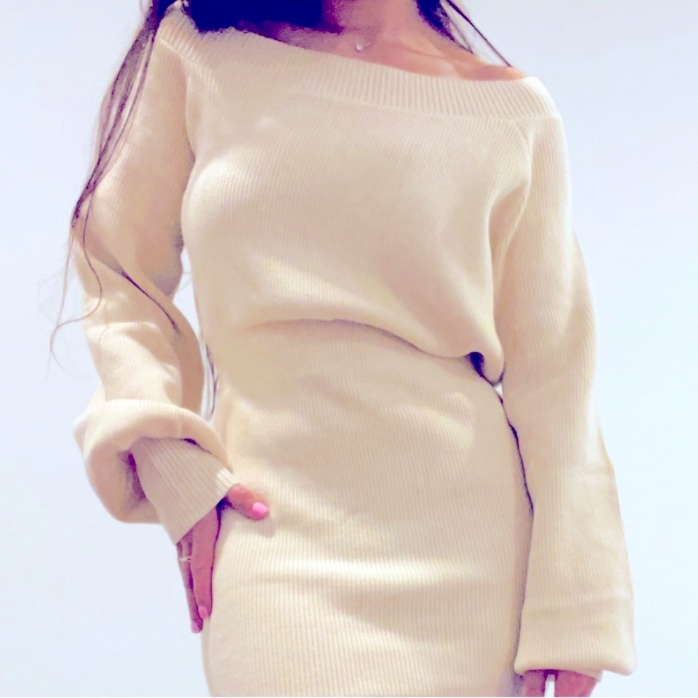 Elated Off-Shoulder Dress 🖤 Cream 🖤 Size Medium 🖤 NWT